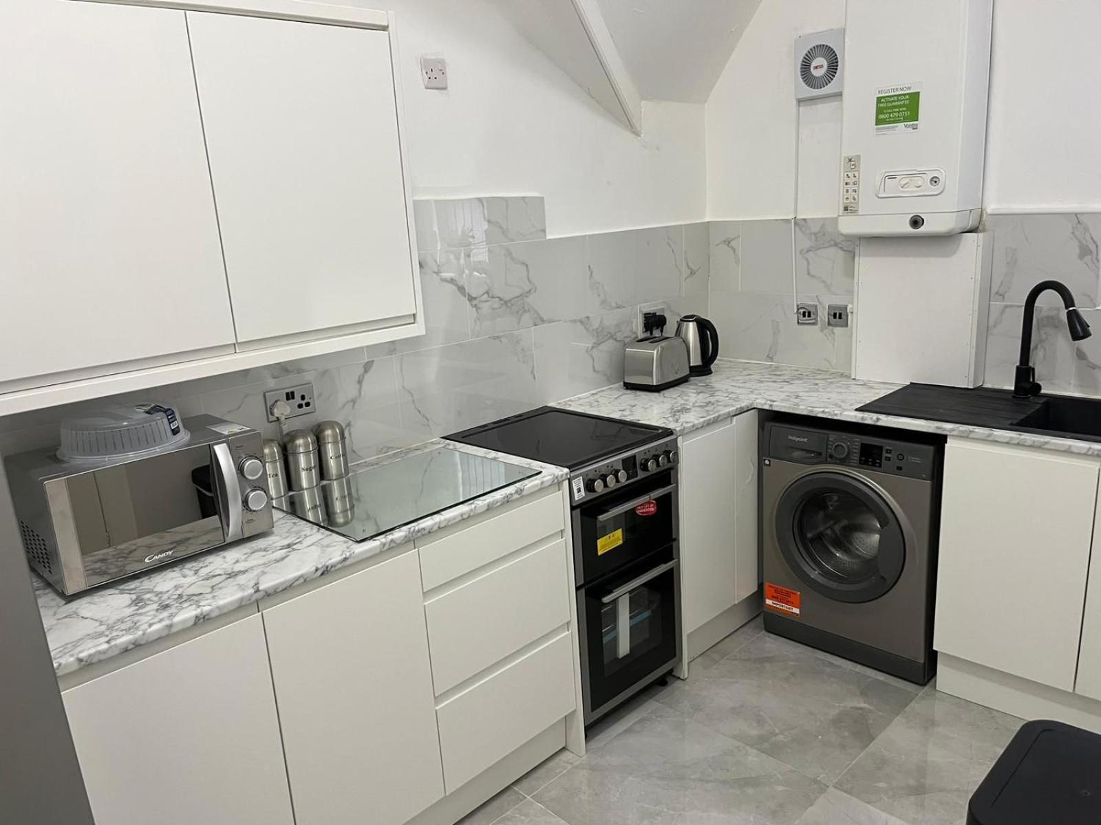Affordably Elegant Apartments Close To Coop Live, Etihad Stadium And Manchester City Centre Exterior foto