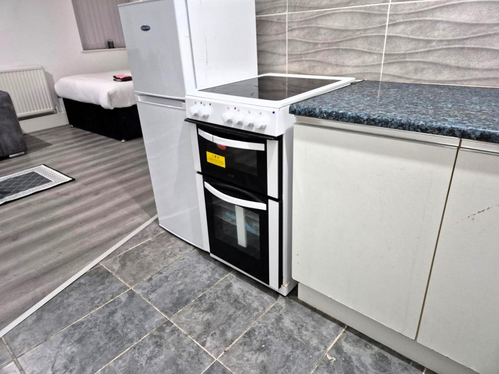 Affordably Elegant Apartments Close To Coop Live, Etihad Stadium And Manchester City Centre Exterior foto