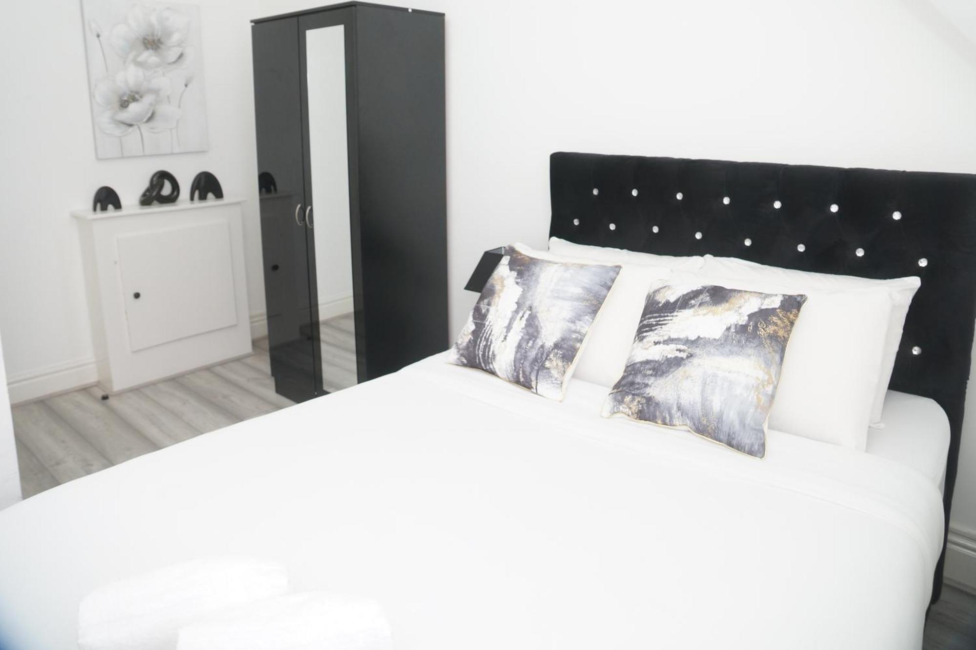 Affordably Elegant Apartments Close To Coop Live, Etihad Stadium And Manchester City Centre Exterior foto